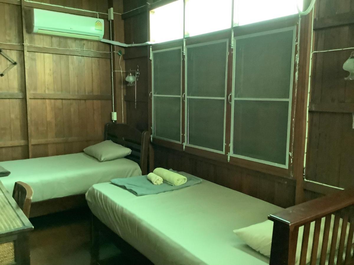 Tata Guesthouse Chiang Mai Exterior photo